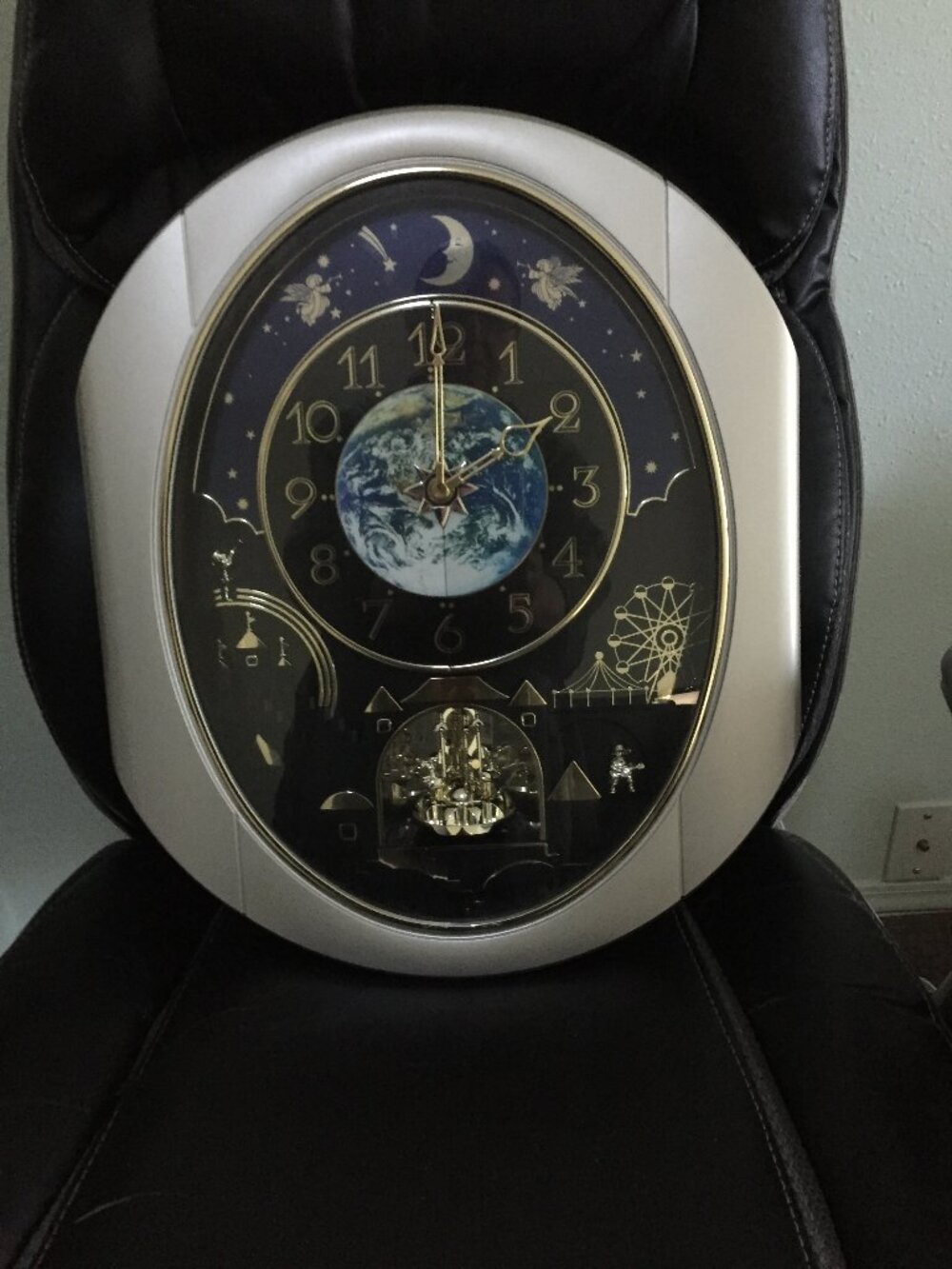 Rhythm Timecracker 2000 - Magic Motion Clock Musical Clock Plays Coppelia Act 1